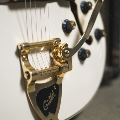 Guild Starfire VI (Snowcrest White)
