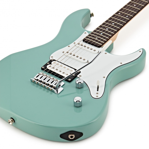 Yamaha Pacifica 112V Sonic Blue
