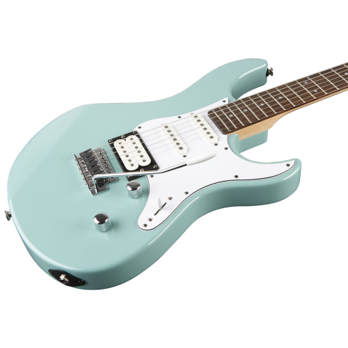 Yamaha Pacifica 112V Sonic Blue
