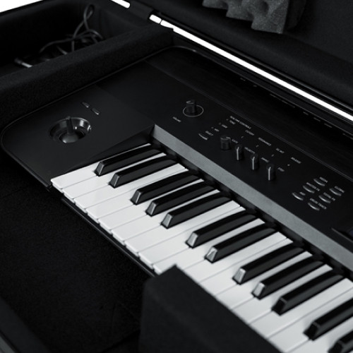 Gator GTSA-KEY76 TSA ATA Molded 76-note Keyboard Case w/ Wheels